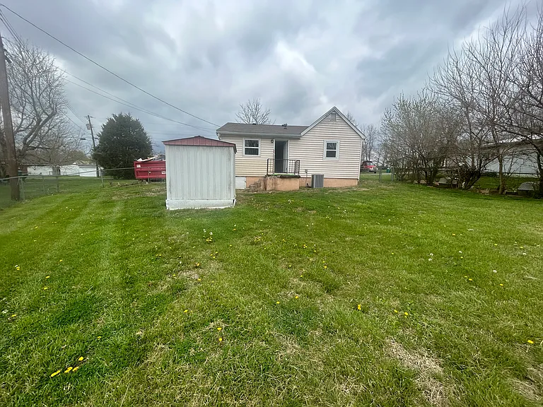 230 Horseshoe Ct — Photo 2