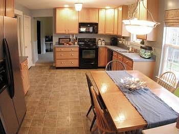 3rd image of 129 Cornwall Pl