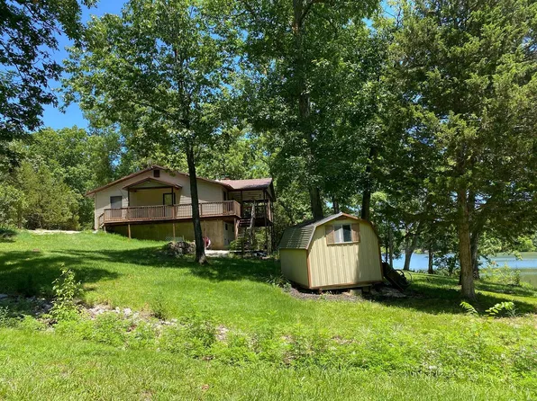 3176 Lakeshore Dr, New Haven, MO 63068