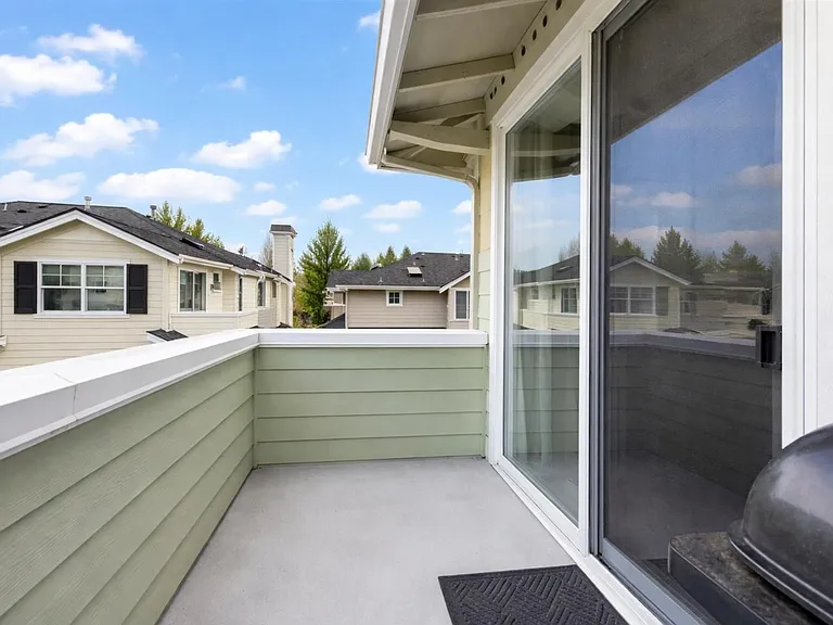 18860 NE 63rd Way #102 — Photo 15