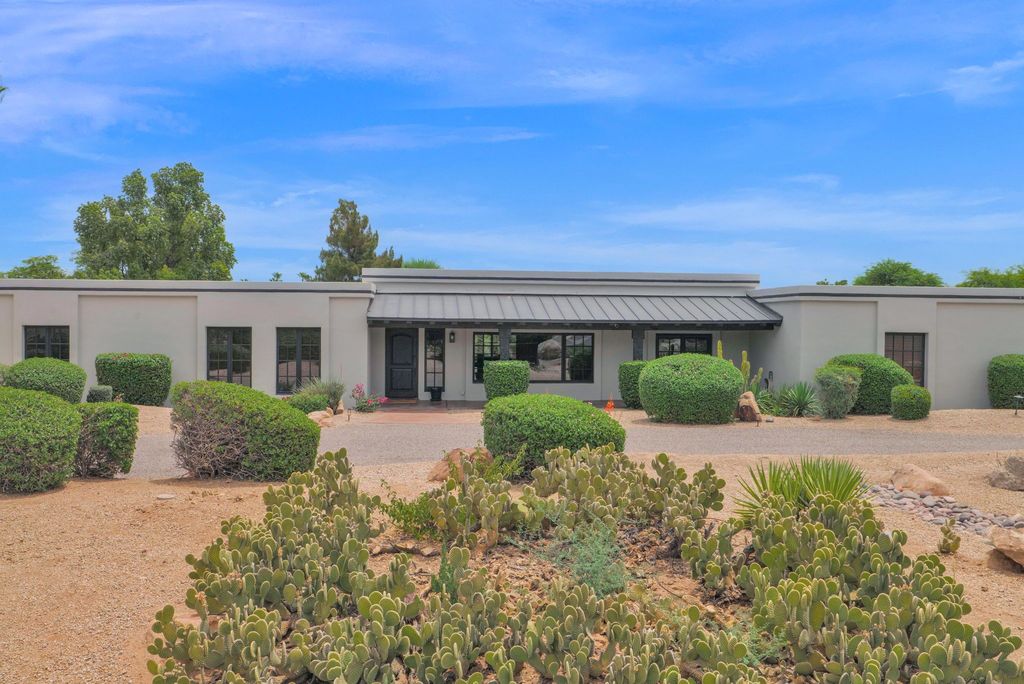 6433 E Badgett Ln - Property Image