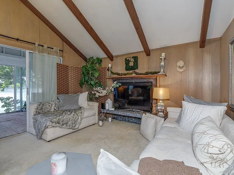 8 Frost Rd — Photo 12