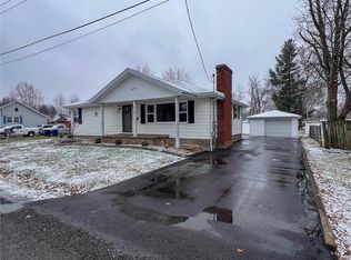 1024 W Spring St, Staunton, IL 62088