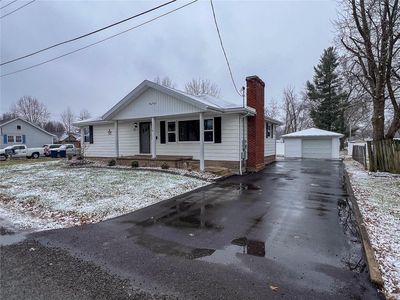1024 W Spring St, Staunton, IL, 62088
