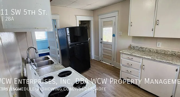 1411 SW 5th St — Photo 4