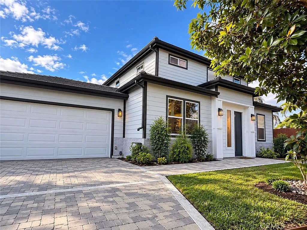 4 bed, 3.5 bath, 2231 sqft, $4,000 — Photo 1