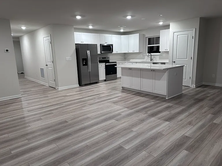 920 Jones Way — Photo 2