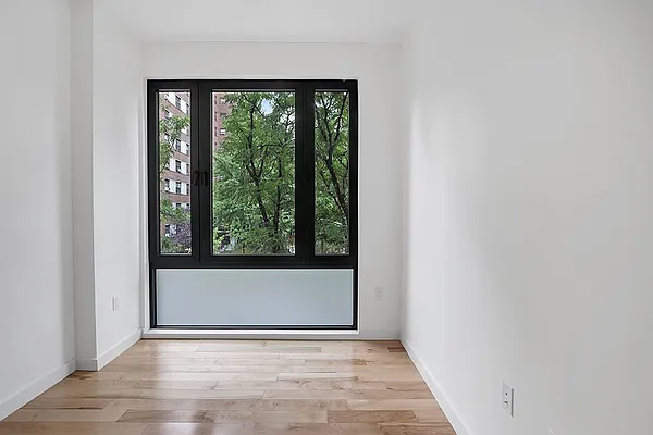 Rented by REZI | media 10