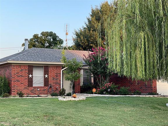 2nd image of 7913 Prairie Dr #1