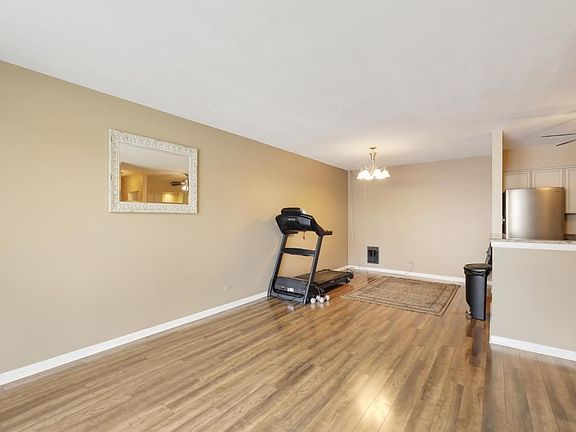 5th image of 197 W Armitage Ave APT 103