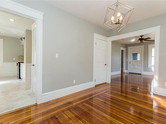 5th image of 190 Wayland Ave