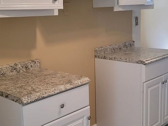 5th image of 3905 Elm Dr