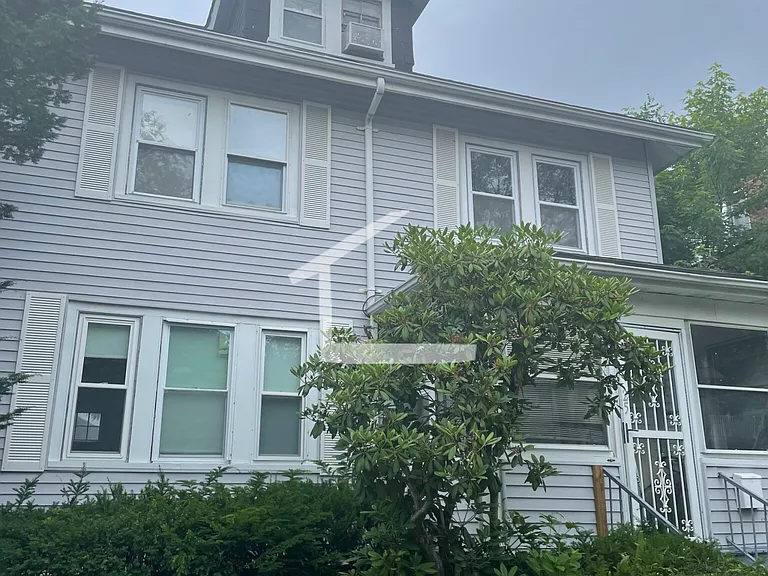 Embassy Rd — Photo 23