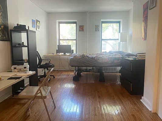 Rented by SIMPLR | media 9