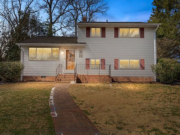 3rd image of 9524 Gardenia Dr