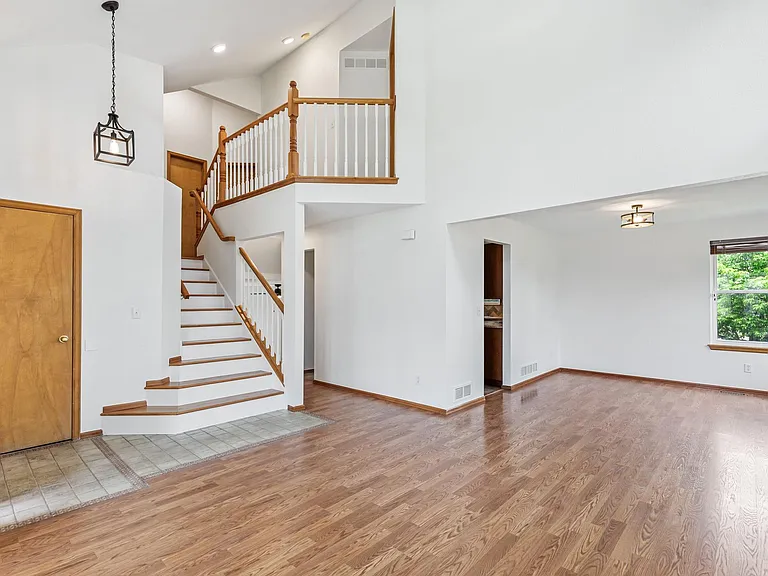 12756 Utica Cir — Photo 2