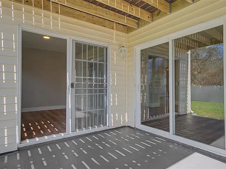 11462 Commercial St — Photo 17