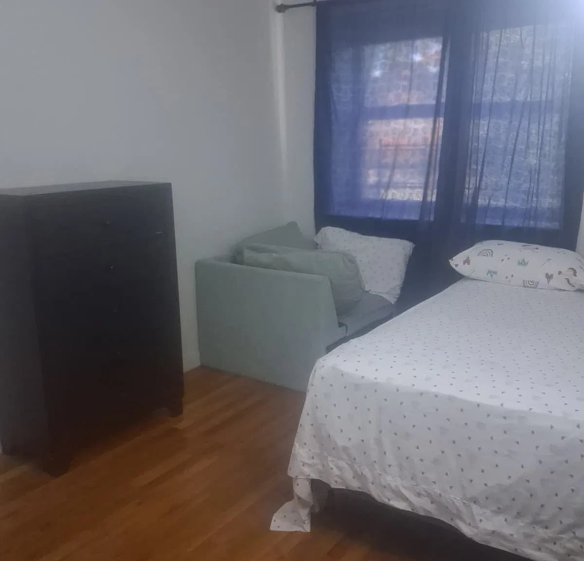3 bed, $1,200 — Photo 1