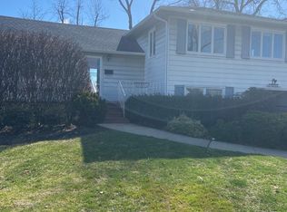 1227 Sylvia Rd, Seaford, NY 11783