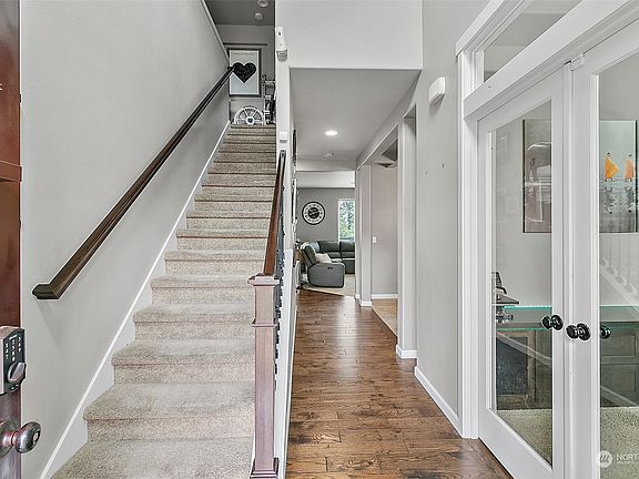 4th image of 12114 178th Avenue E