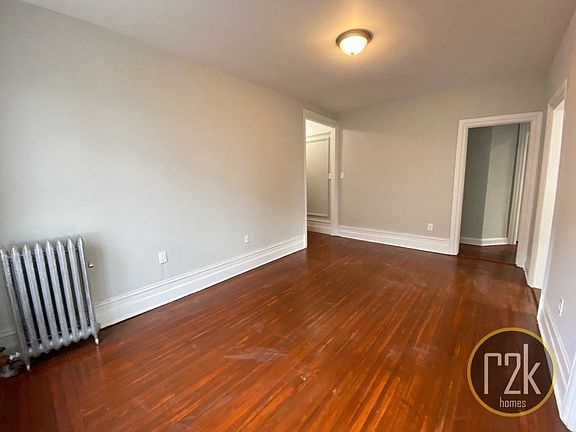 4th image of 31-69 33rd St #25