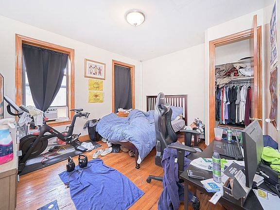 3rd image of 171 E 81st St APT 5d