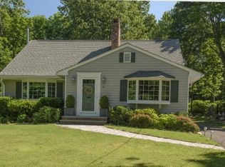 41 Oak Ln, Essex Fells, NJ 07021