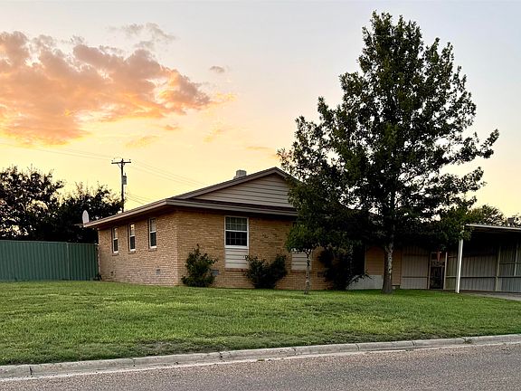 3rd image of 625 Donna Dr