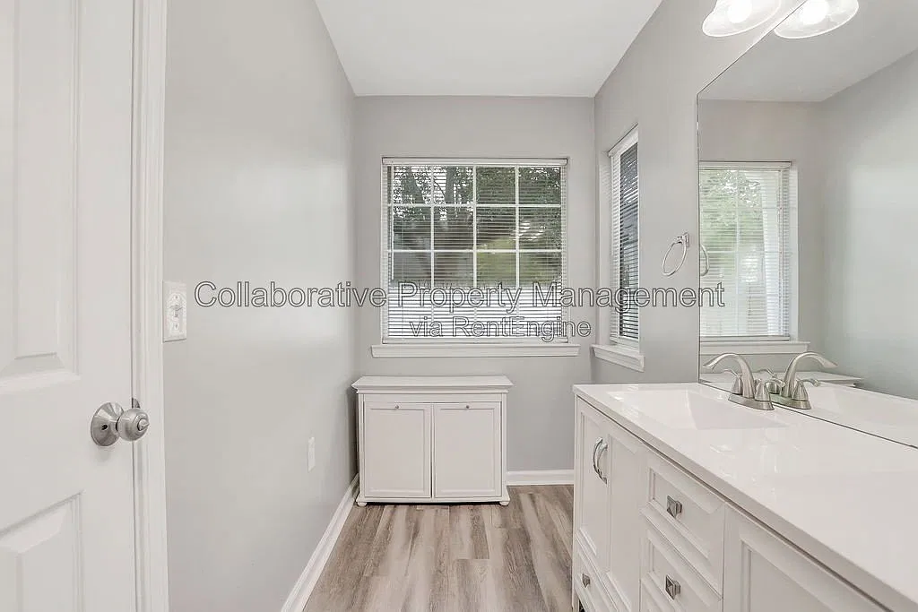 4 bed, 2.0 bath, 1711 sqft, $2,300 — Photo 4