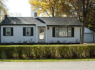 288 Toneff Dr, Elk Run Heights, IA 50707