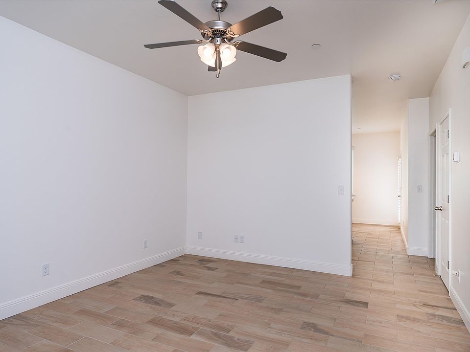 1st image of 48486 Woodbend Ct