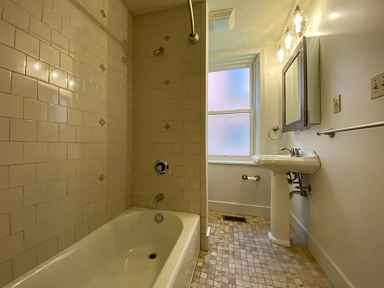 328 Emerson St — Photo 8