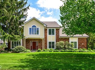 1001 Arrowwood Dr, Carmel, IN 46033