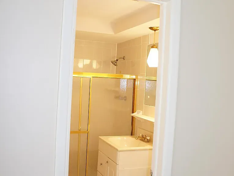 7608 Camelot Rd — Photo 9