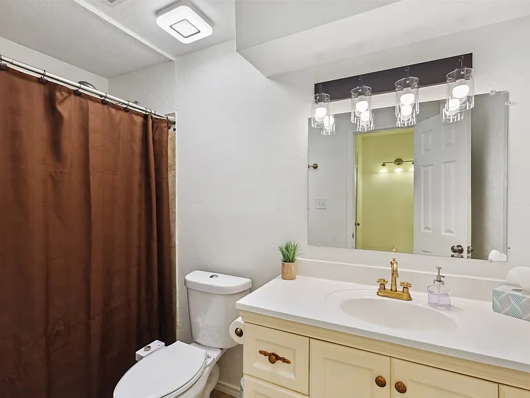 3008 Kirby Dr — Photo 15