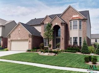 753 N Bliss Dr, Rochester, MI 48307