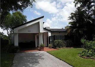 2nd image of 352 Fairway Cir #39