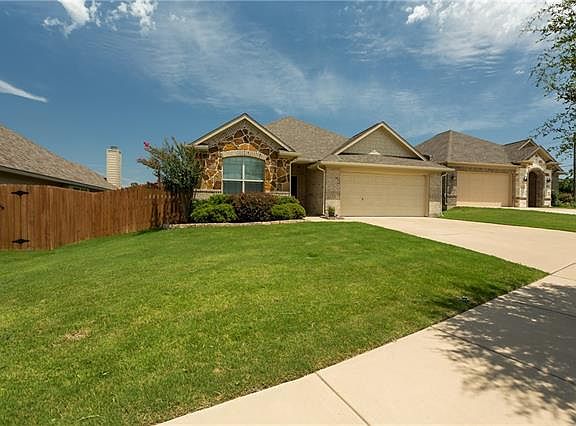 2nd image of 2704 Clarendon Dr