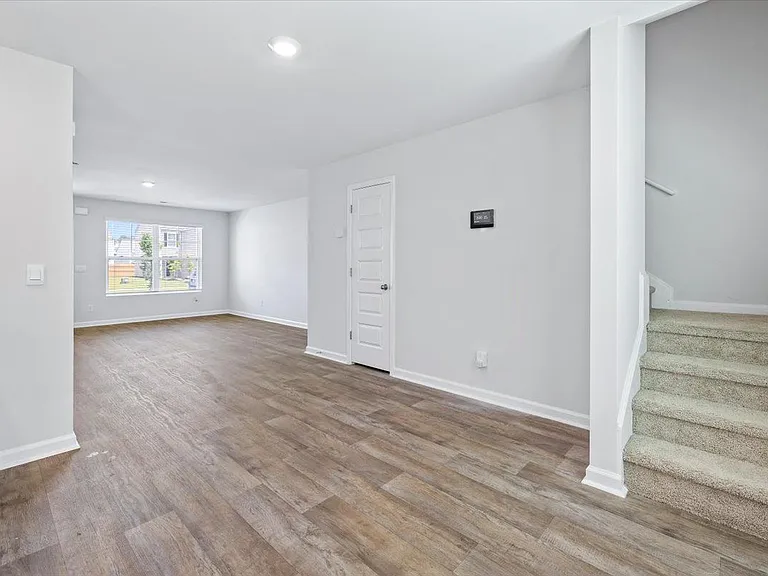 117 Azure Dr — Photo 22