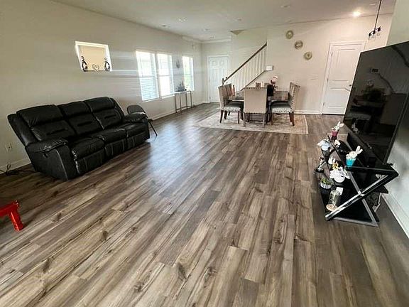 4th image of 11908 Red Leaf Dr