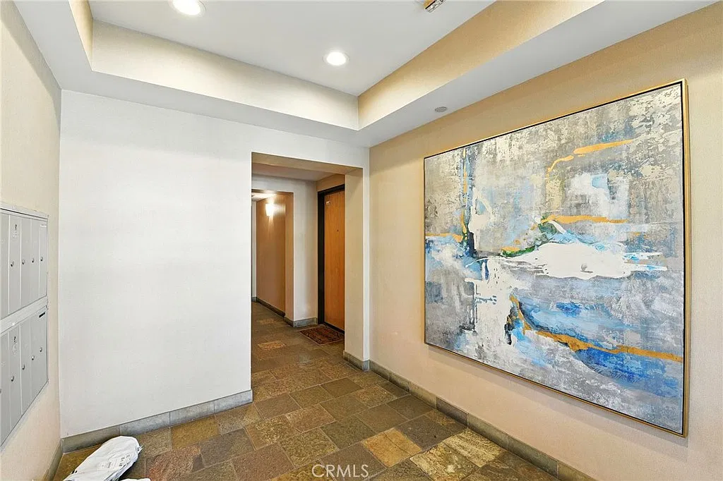 1241 S Westgate Ave — Photo 3