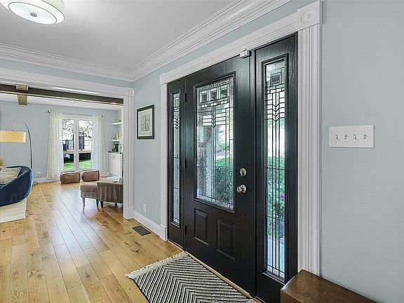 2nd image of 2106 Crystal Dr