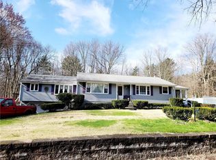 420 Eagle Peak Rd, Pascoag, RI 02859