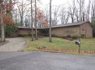 96 Hickory Dr SW, Pataskala, OH