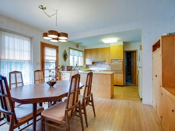 4th image of 1016 S Dogwood Dr