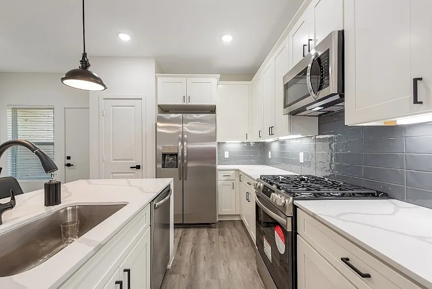 3 bed, 2.5 bath, 1500 sqft, $2,800 — Photo 3