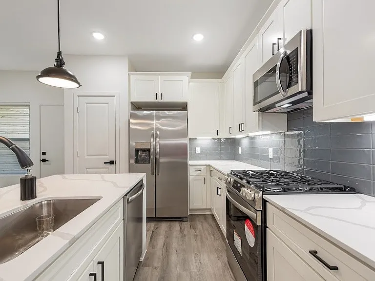 8328 Corinth St #B — Photo 3