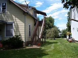 2nd image of 1405 E Cherry St