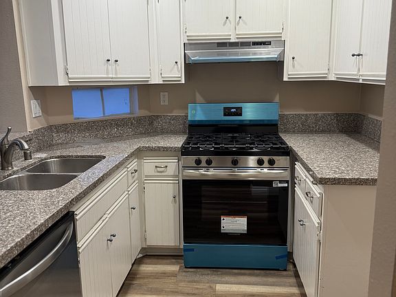 4th image of 23845 Del Monte Dr Unit 71