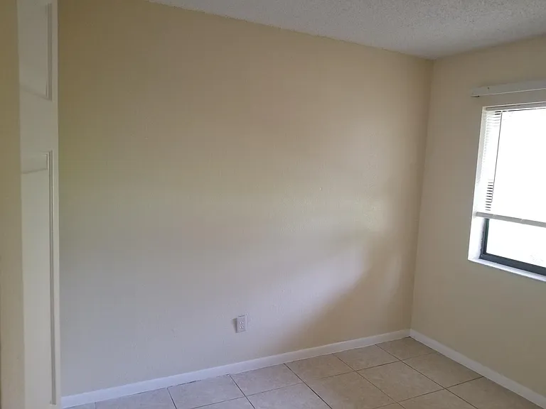 6023 10th Ave N #114 — Photo 8